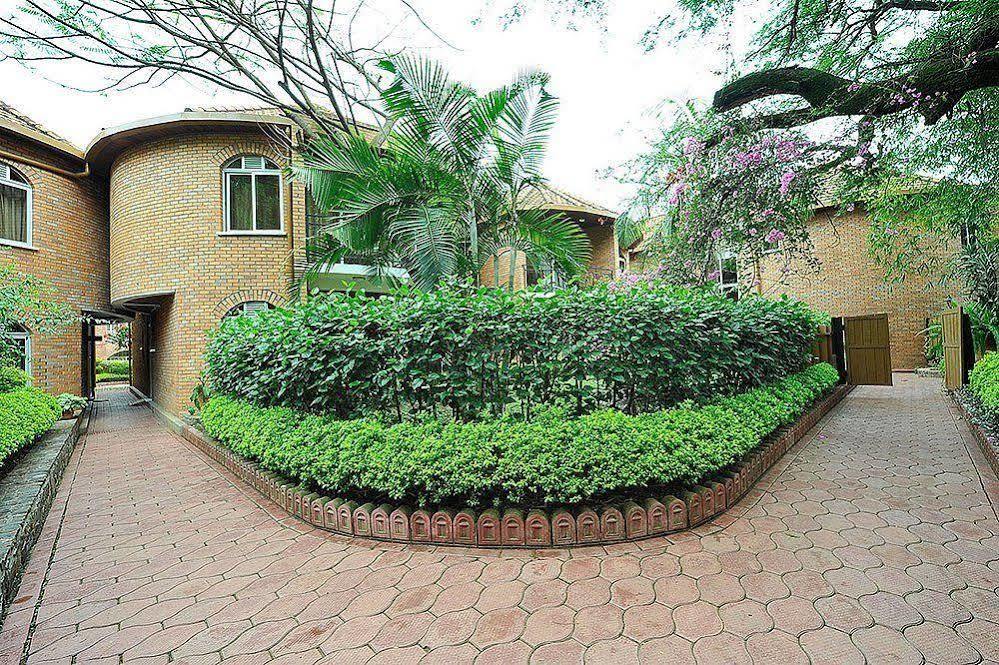 Hotel Chez Lando Kigali Exterior photo